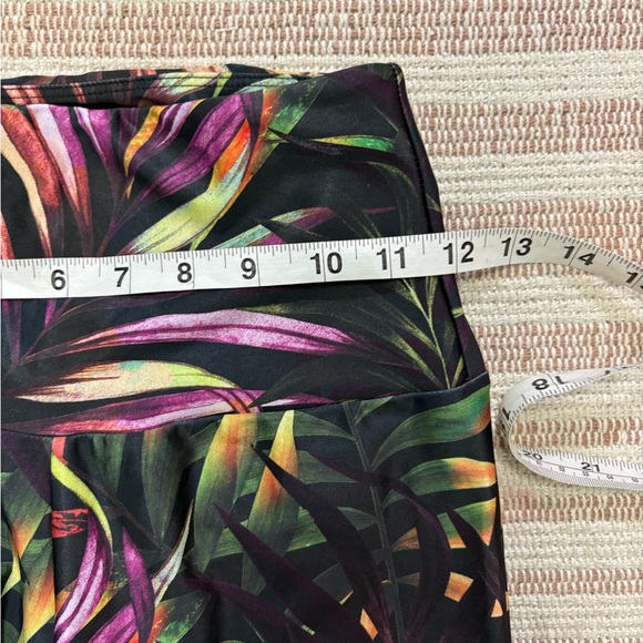 | ONZIE | leggings. Size S/M. - Picture 4 of 8